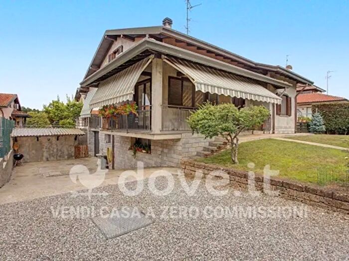 Casa con 5 locali in vendita in Via a Vivaldi, Cavaria Con Premezzo