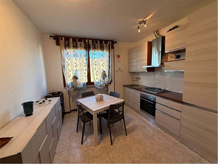 Appartamento bilocale in affitto in Via Divisione Garibaldina, Via Modena, Ferrara