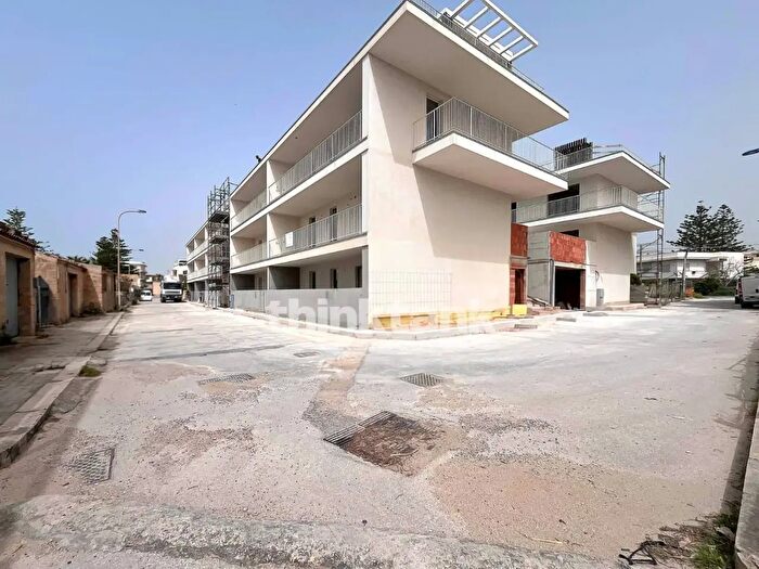 Appartamento trilocale in vendita in Via F Calvi, Scicli