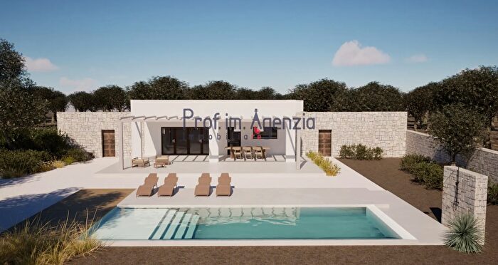 Casa con 6 locali in vendita in Carovigno