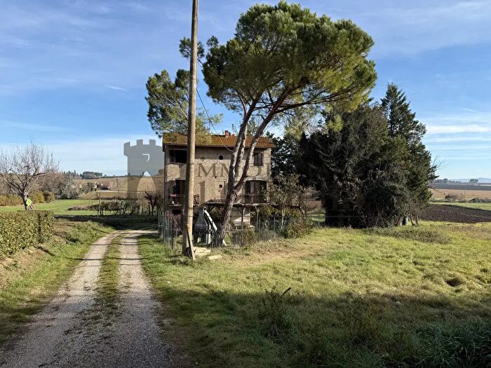 Casa quadrilocale in vendita in Ceraso, Castiglione Del Lago