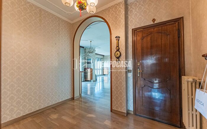 Appartamento quadrilocale in vendita in Viale Mazzini, Abbiategrasso