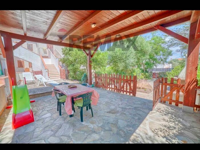 Appartamento trilocale in vendita in Via Tumbarino, Stintino