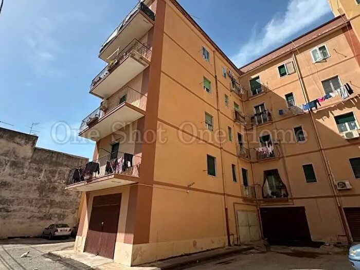 Appartamento con 6 locali in vendita in Via Torino, Siracusa