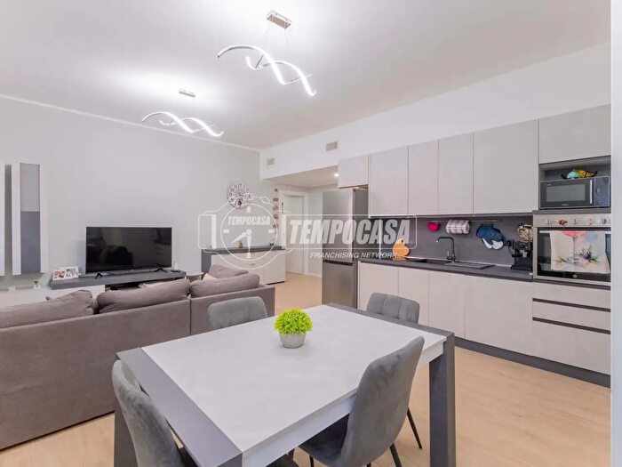 Appartamento trilocale in vendita in Via Cascina del Sole, Novate Milanese