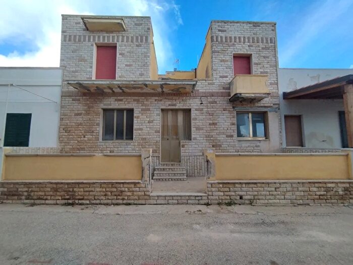 Casa quadrilocale in vendita in Torre San Giovanni, Ugento