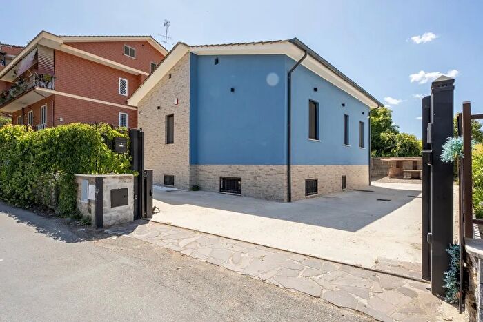 Casa quadrilocale in vendita in Roma Roma, Roma