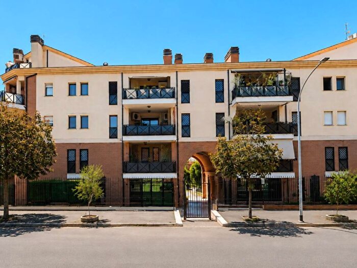 Appartamento monolocale in affitto in Via Luigi Lilio, Tintoretto, Roma