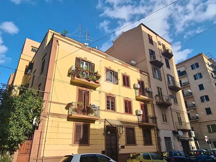 Appartamento quadrilocale in vendita in Via Ludovico Ariosto, Palermo