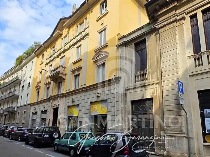 Appartamento trilocale in vendita in Via Bagaini, Varese