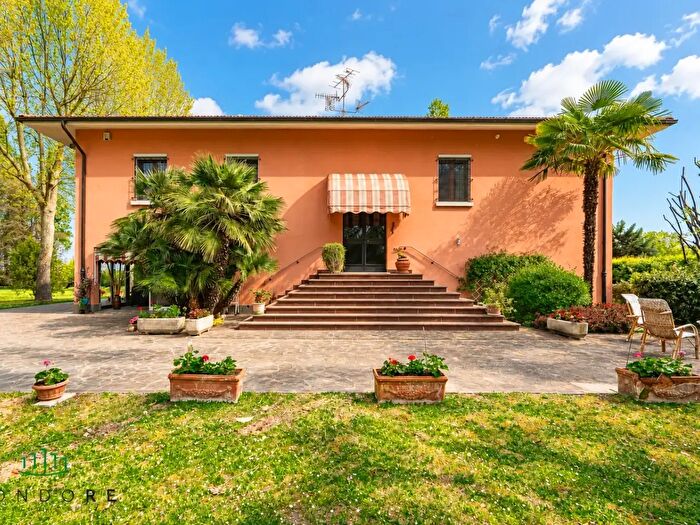 Casa con 5 locali in vendita in Via Marano, Castenaso