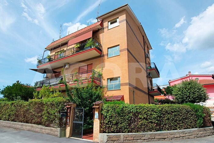 Appartamento bilocale in vendita in Via Ildebrando della Giovanna, Roma