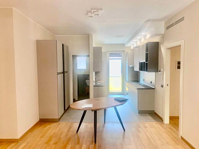 Appartamento con 6 locali in affitto in Via Giuseppe Frua, Frua, Milano