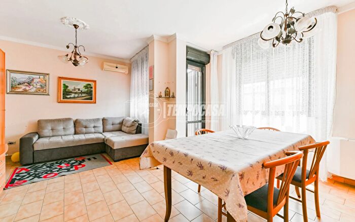 Appartamento quadrilocale in vendita in Via Rivoltana, Segrate