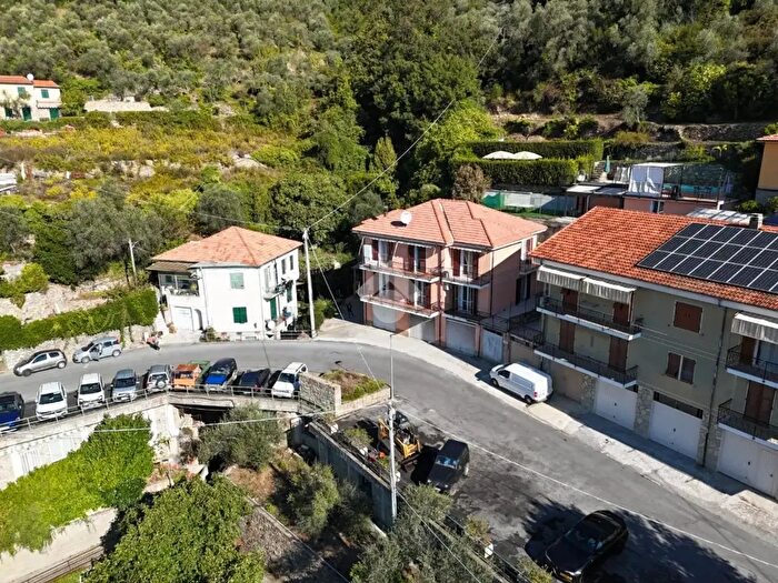 Casa con 5 locali in vendita in Viale John Fitzgerald Kennedy, Pietrabruna
