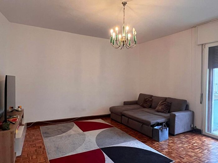 Appartamento trilocale in affitto in Viale Abruzzi, Città Studi, Milano