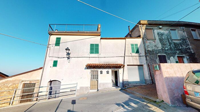 Casa con 6 locali in vendita in Via alla Costa, Albenga