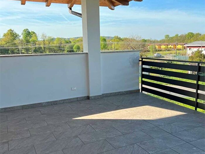 Appartamento trilocale in affitto in Enrico Fermi, Cadrezzate con Osmate