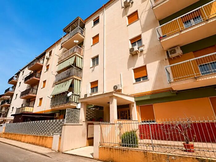 Appartamento trilocale in vendita in Via Petrulla, Palermo