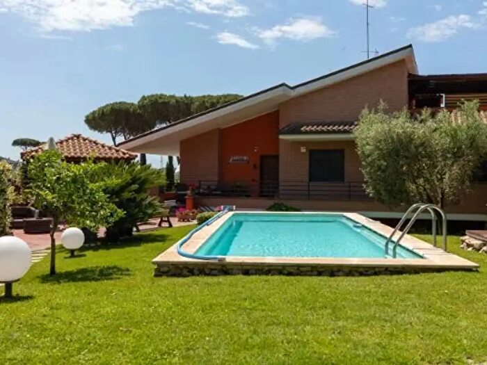 Casa con 10 locali in vendita in Via Giulio Pittarelli, Roma