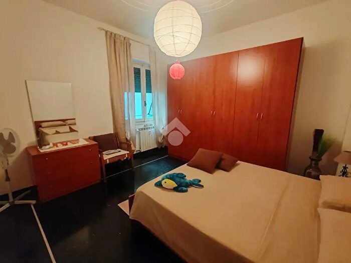 Appartamento con 5 locali in vendita in Via Carlo Rota, Genova