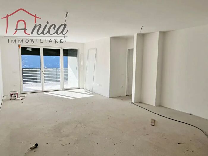 Appartamento quadrilocale in vendita in Via delle Tre Croci, Trento