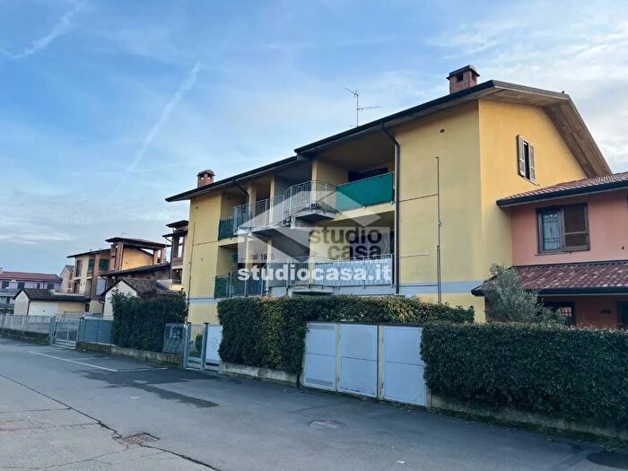 Appartamento trilocale in vendita in Via Colbert, Sergnano