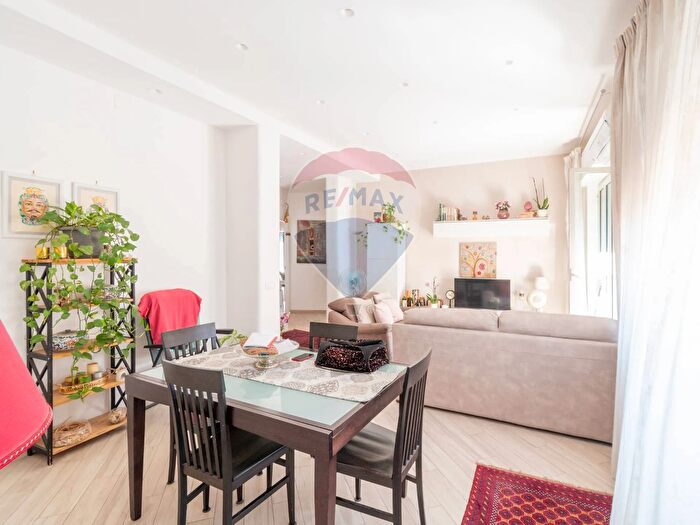 Appartamento trilocale in vendita in Via Roccaforte b, Palermo