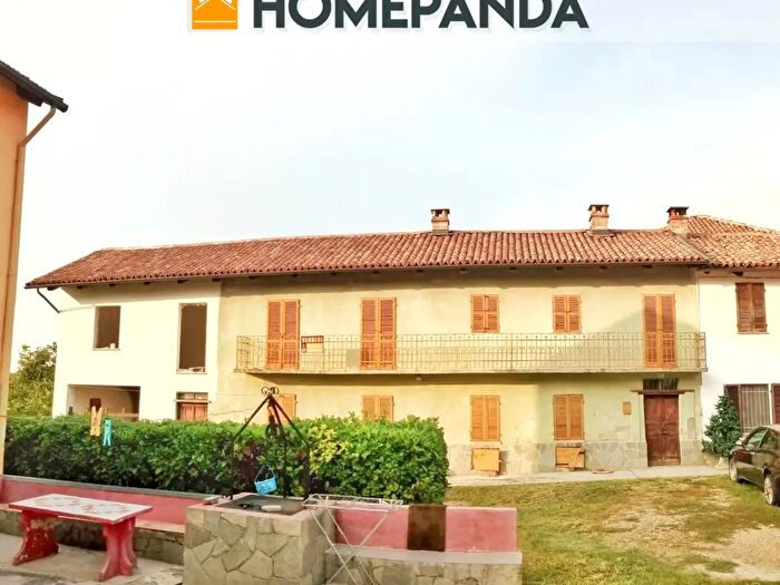 Casa con 7 locali in vendita in Antignano