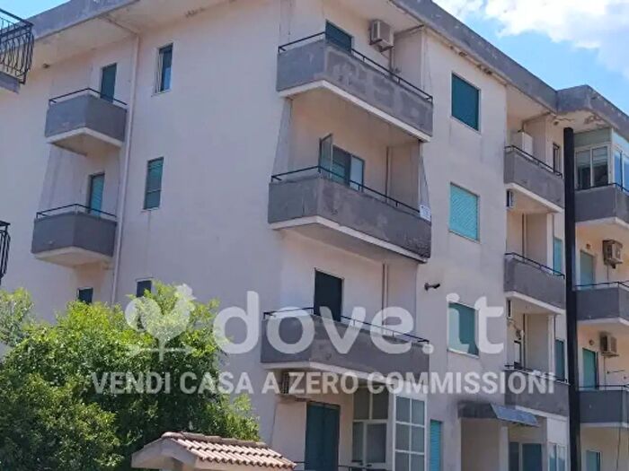 Appartamento con 6 locali in vendita in Via Ernesto Che Guevara, Badolato