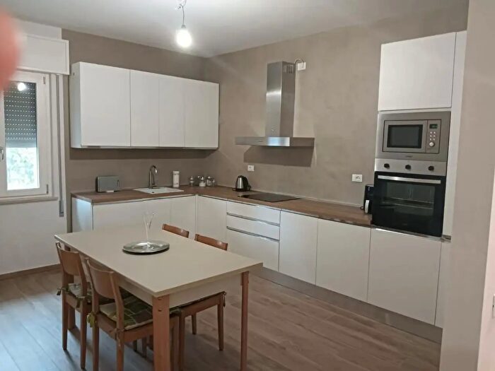 Appartamento quadrilocale in affitto in Strada dei Colli Snc, Monzambano