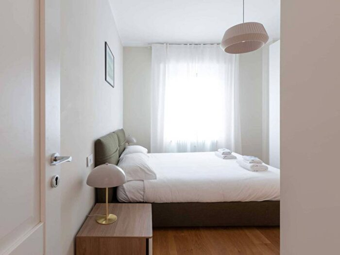 Appartamento trilocale in affitto in Viale Certosa, Certosa, Milano