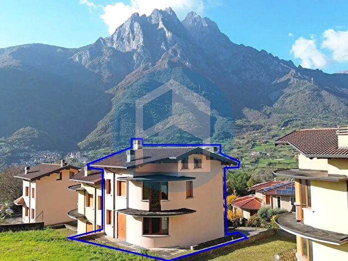 Casa con 6 locali in vendita in Via Giardini Niardo Bs, Niardo