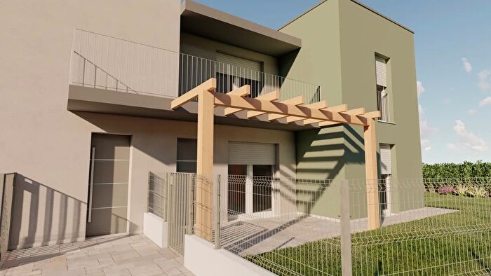 Appartamento con 5 locali in vendita in Creazzo