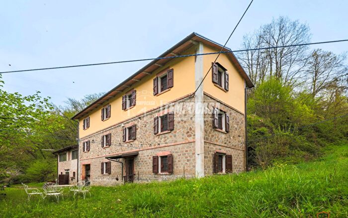 Casa con 10 locali in vendita in Via Quercia, Marzabotto