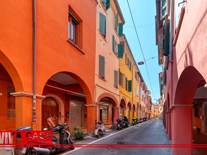 Appartamento trilocale in affitto in Via Broccaindosso, San Vitale, Bologna