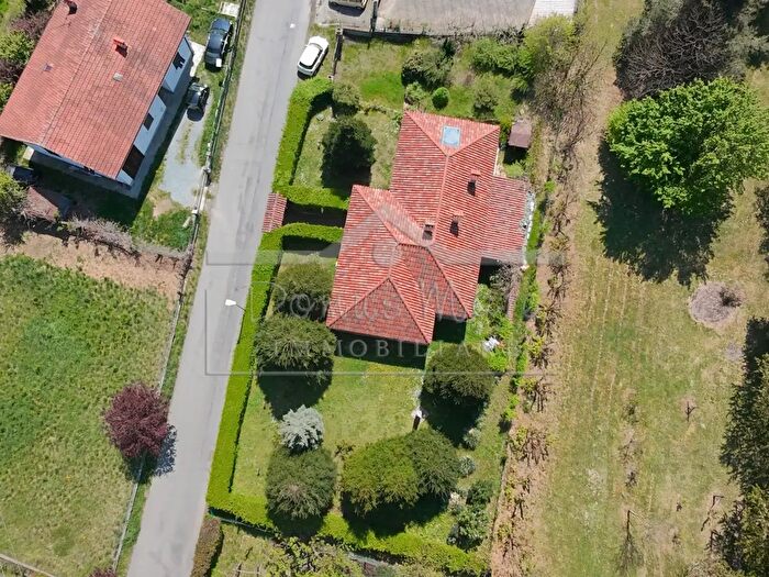 Casa con 6 locali in vendita in Via Cav Davide Vignolo, Pontinvrea