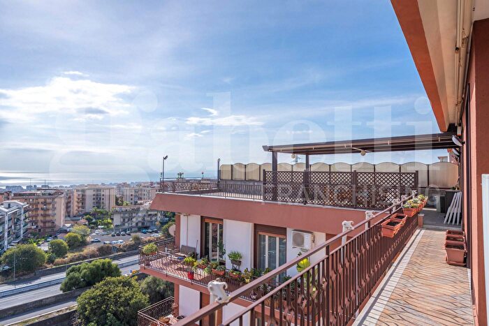 Appartamento quadrilocale in vendita in Via Pietra dellOva, Tremestieri Etneo