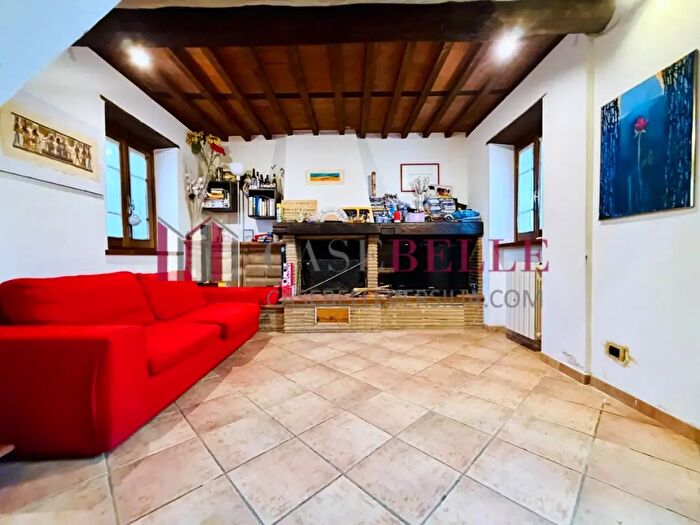 Casa quadrilocale in vendita in Camaiore