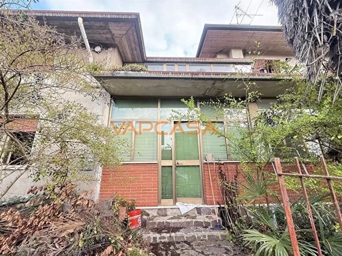 Casa quadrilocale in vendita in Via Bellini, Capriolo