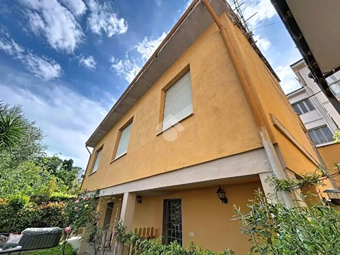 Appartamento trilocale in vendita in Via Nazario Sauro, Pisa
