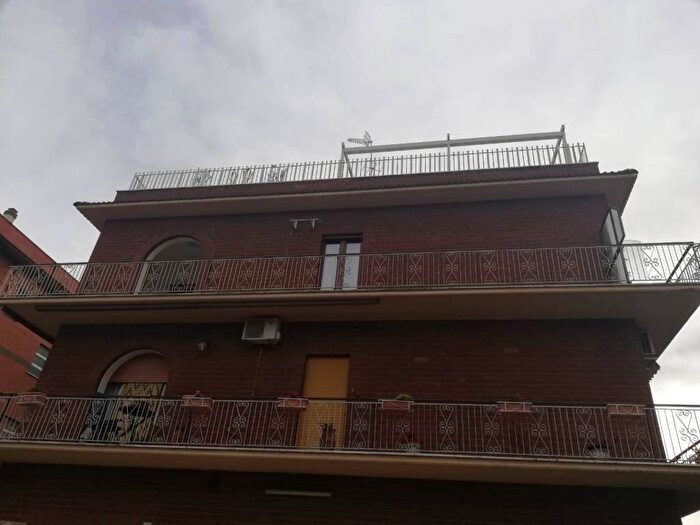 Appartamento bilocale in affitto in Via Varzi, Ottavia, Roma