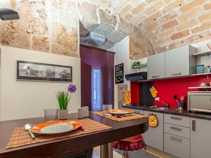 Appartamento bilocale in affitto in Via Maqueda, Kalsa, Palermo