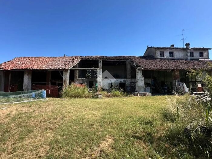 Casa trilocale in vendita in Via Sant' Antonino, Vaiano Cremasco