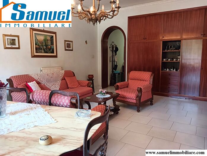 Appartamento quadrilocale in vendita in Viale Amendola, Riposto