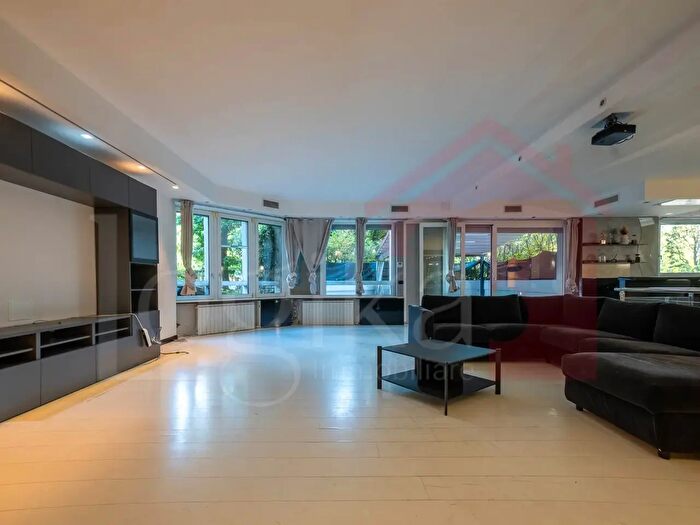 Appartamento con 14 locali in vendita in Via Fetonte, Milano