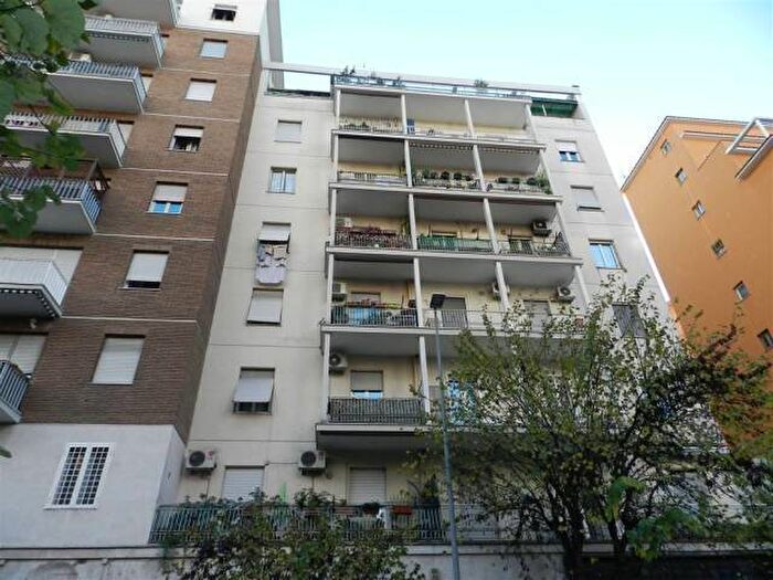 Appartamento trilocale in affitto in via Tripolitania, Africano Villa Chigi, Roma