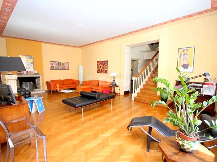 Appartamento con 8 locali in vendita in Via Fillungo, Lucca