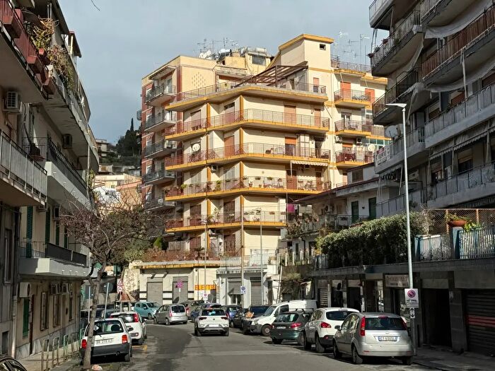 Appartamento bilocale in vendita in Viale Principe Umberto d, Messina