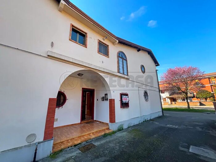 Case in Vendita e in Affitto - 2
